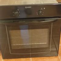 forno elettrico marca Indesit