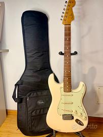 Fender Stratocaster Vintera II ‘60s + Custodia