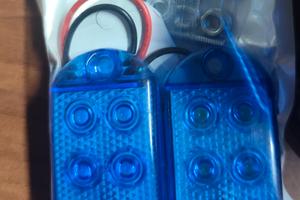 led anteriori lampeggianti blu
