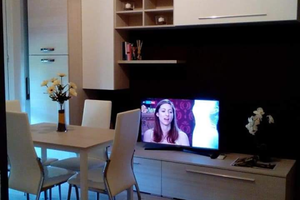 Camera condivisa DONNE METRO ROSSA