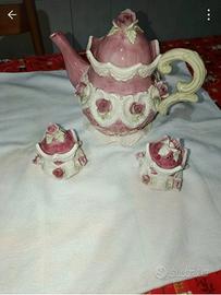 Teiera in porcellana