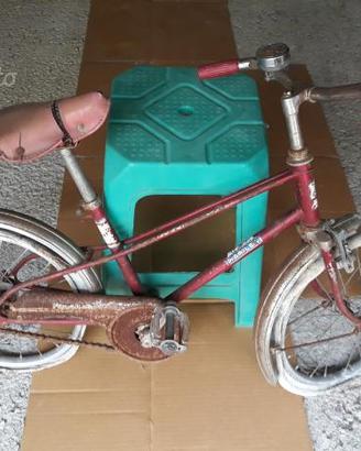 Vecchia bici da bambino