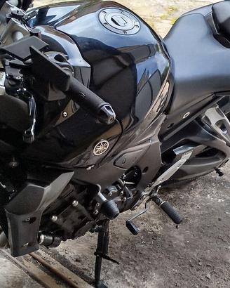 Moto fz1