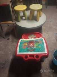 Tavolino rotondo  + sgabelli + Banco gioco disegno