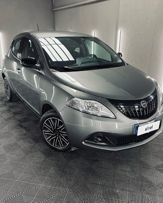 Lancia Ypsilon 1.0 FireFly 5 porte S&S Hybrid Silv