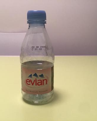 Bottiglia Evian, 33 cl, vuota con tappo