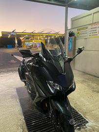 Yamaha Tmax 560