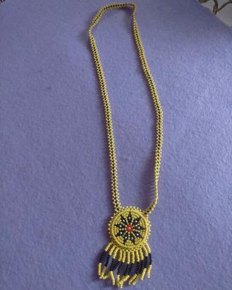 COLLANA VINTAGE CON PERLINE GIALLE E NERE ANNI 70