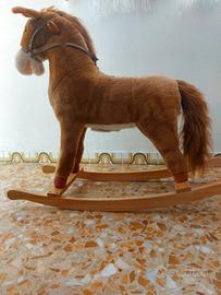 Cavallo a Dondolo in Peluche