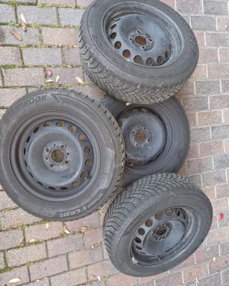CERCHI FERRO CON GOMME NEVE COMPLETE