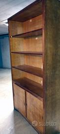 Libreria vintage con scrittoio estraibile
