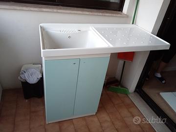 Lavabo in resina con mobile