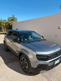 Jeep avenger modello Summit