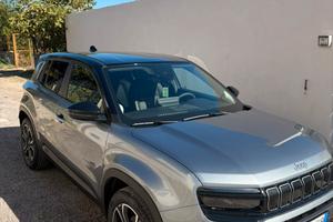 Jeep avenger modello Summit