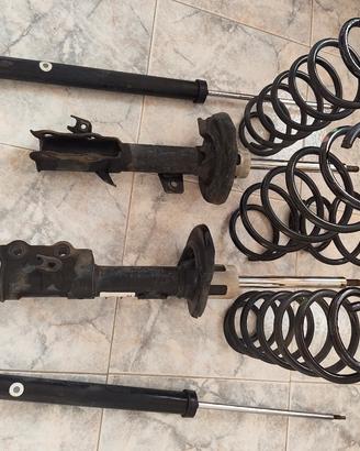 Kit Ammortizzatori + Molle Ford Fiesta 2010