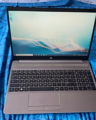 Notebook HP 255 G8  schermo da 15,6 pollici