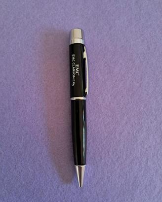 Penna a sfera con chiavetta usb integrata