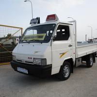 NISSAN TRADE CASSONE FISSO MOLTO BELLO