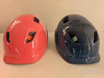 Caschi per bicicletta.