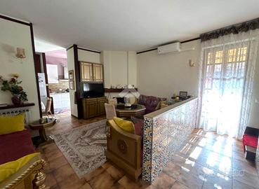 CASA SEMINDIPENDENTE A TRECATE