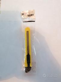 Cutter taglierino piccolo 9mm