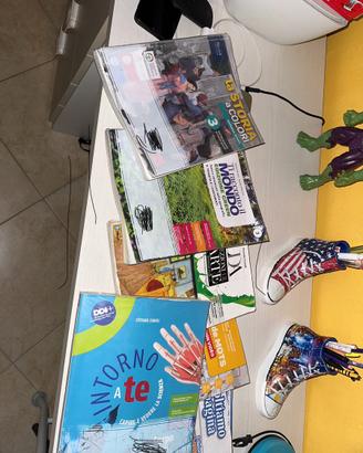 Libri di 1/2/3 media in buoni stato