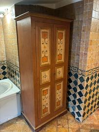 mobili legno dipinti a mano