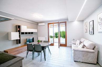 5 MINUTI DA DESENZANO E SIRMIONE - Lago di garda