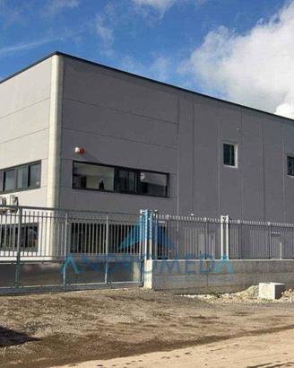 Immobile di 1470 m² a Caivano