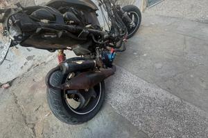 Smembro aerox a pezzi