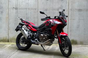 Africa Twin 1100 2026 - con valigie