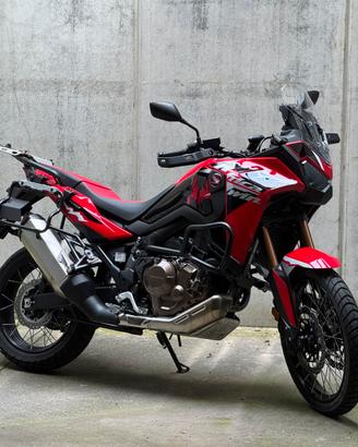 Africa Twin 1100 2026 - con valigie