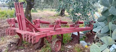 Aratro 5 vomeri Lofano