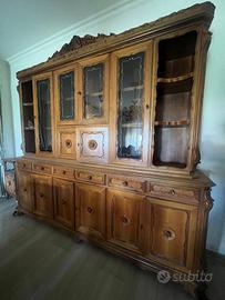 Credenze tavolo sedie lampadari