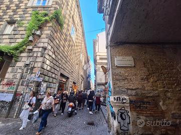 3 LOCALI A NAPOLI