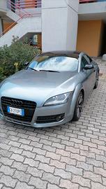 Audi tt mk2 3.2 v6 benzina anno 2011