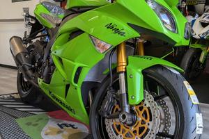 kawasaki zx6r 