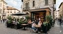 bar-con-plateatico-in-centro