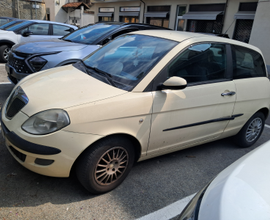 Lancia y