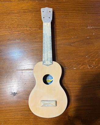 Ukulele Mahalo da restaurare