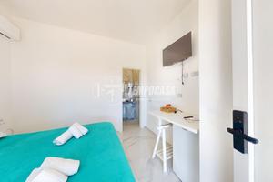 ELEGANTE B&B INDIPENDENTE RISTRUTTURATO A POCHI ME