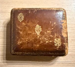 Antica Scatola porta medaglie o preziosi