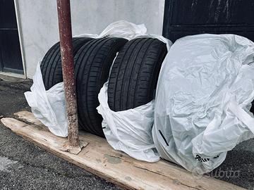 Pneumatici 4x TOYO Proxes Sport 225 40 ZR19 93Y