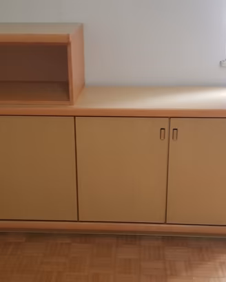 Due mobili per soggiorno. 