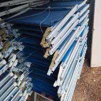 Lettini prendisole per stabilimenti balneari  Stoc
