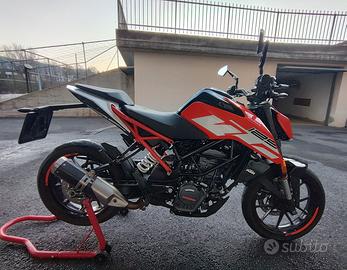 ktm duke 125 - tagliandata - revisionata