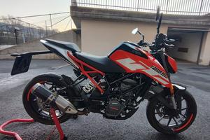 ktm duke 125 - tagliandata - revisionata