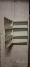 armadietto per medicinali cassettiera  di metallo 
