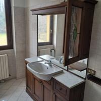Mobile bagno con lavabo