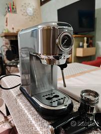 macchina caffè professionale cappuccinatore